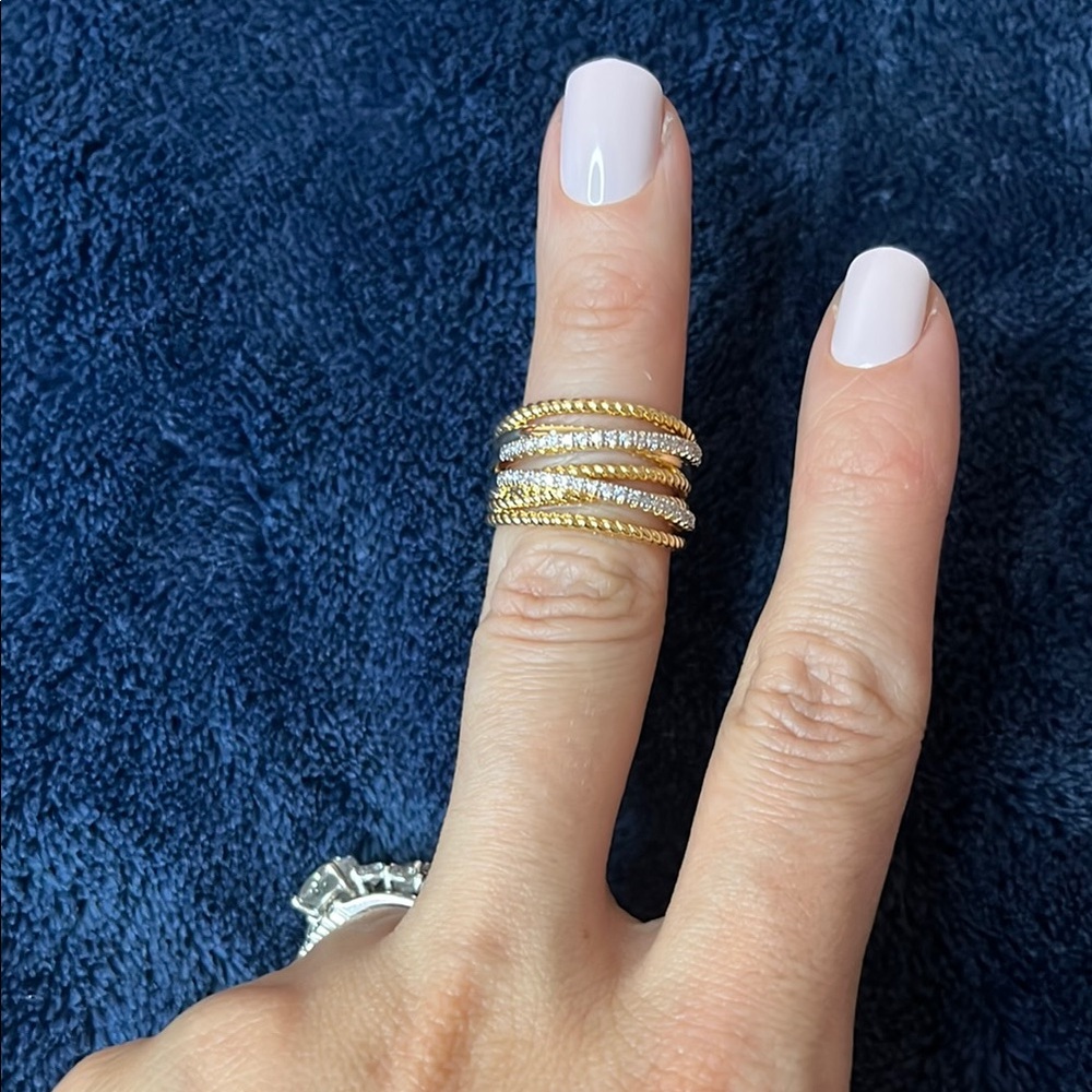 Woman’s gold and silver ring
